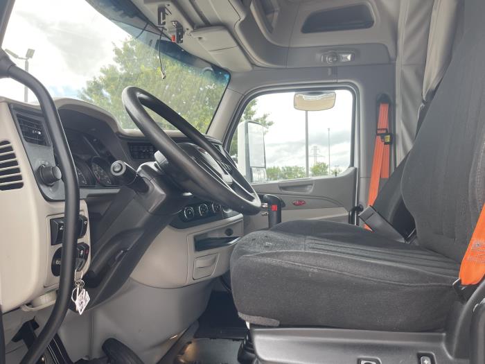 2020 Peterbilt 567-18