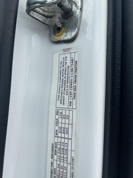 2020 Peterbilt 567-33