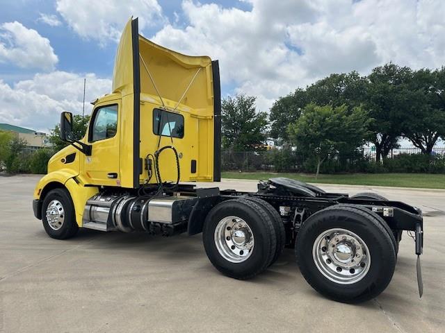 2021 Peterbilt 579-4