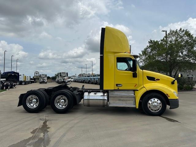 2021 Peterbilt 579-9