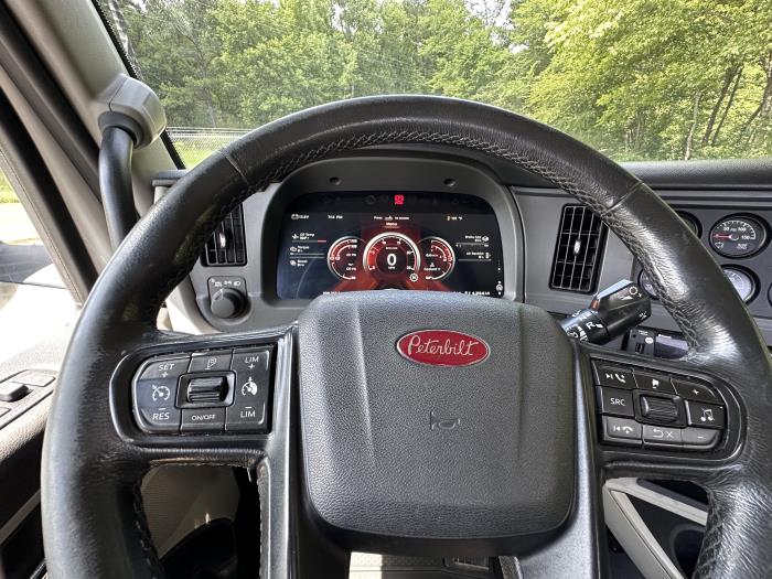 2022 Peterbilt 579-19