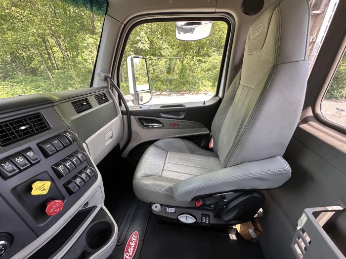 2022 Peterbilt 579-20