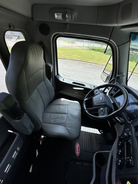 2022 Peterbilt 579-21
