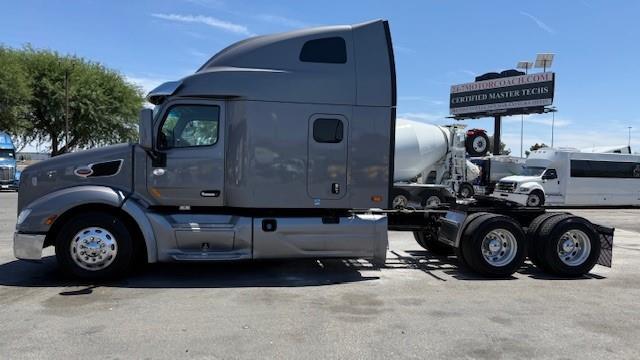 2022 Peterbilt 579-2
