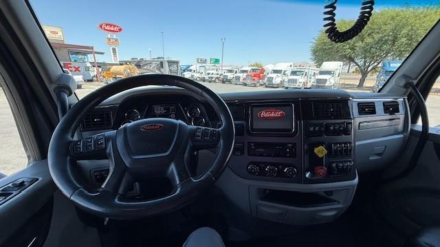 2022 Peterbilt 579-23