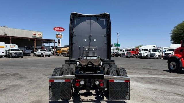 2022 Peterbilt 579-4