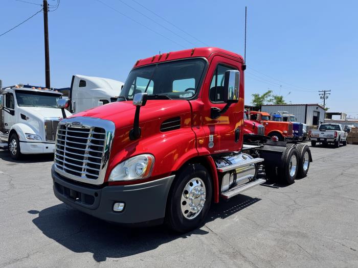 2017 Freightliner Cascadia-1