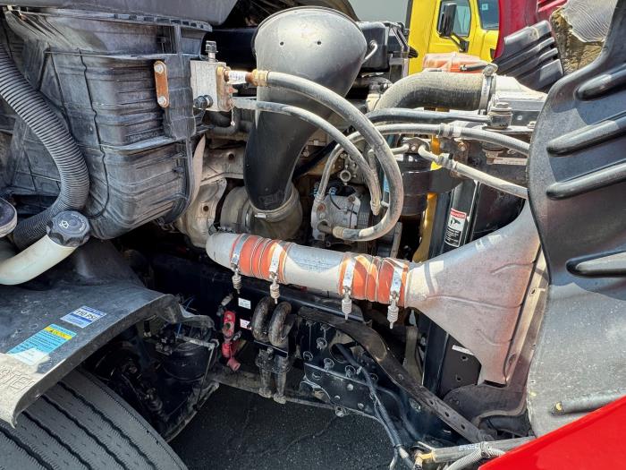 2017 Freightliner Cascadia-10