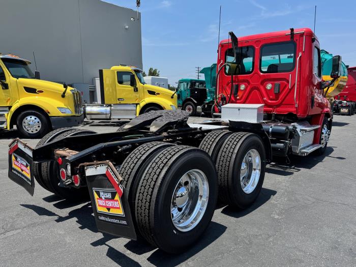 2017 Freightliner Cascadia-5