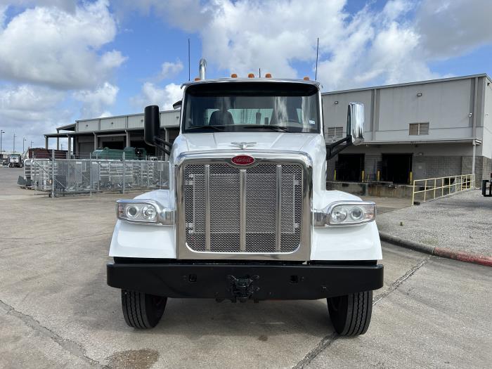 2022 Peterbilt 567-8