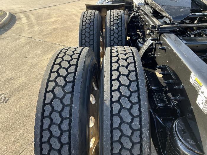 2020 Peterbilt 567-12
