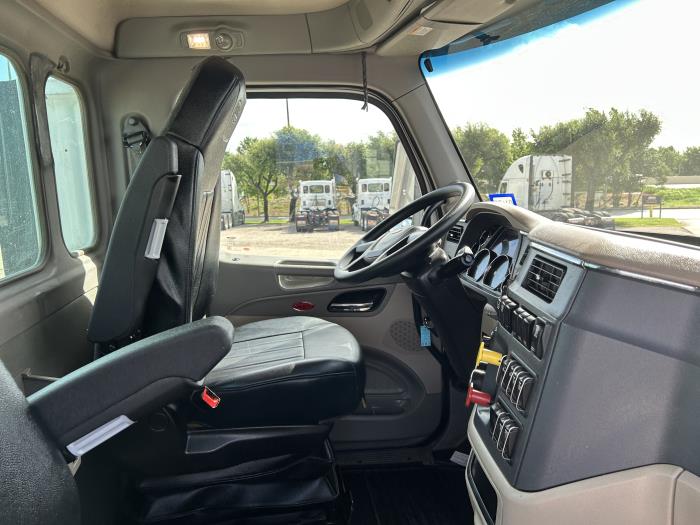 2022 Peterbilt 567-23