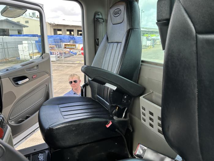 2022 Peterbilt 567-25