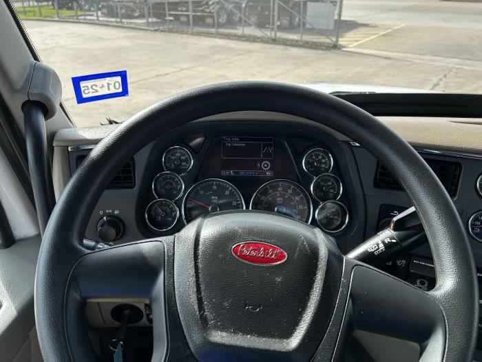 2022 Peterbilt 567-30