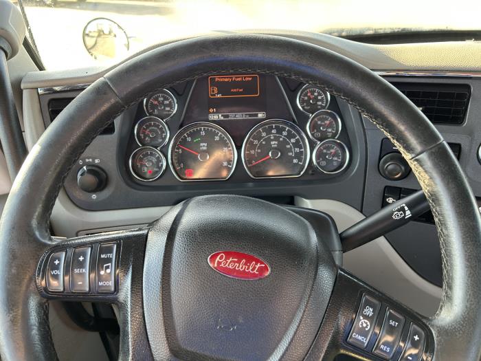 2020 Peterbilt 567-31