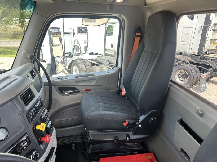 2020 Peterbilt 579-25