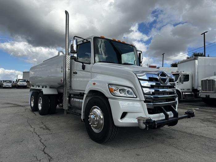 2025 Hino XL8-1