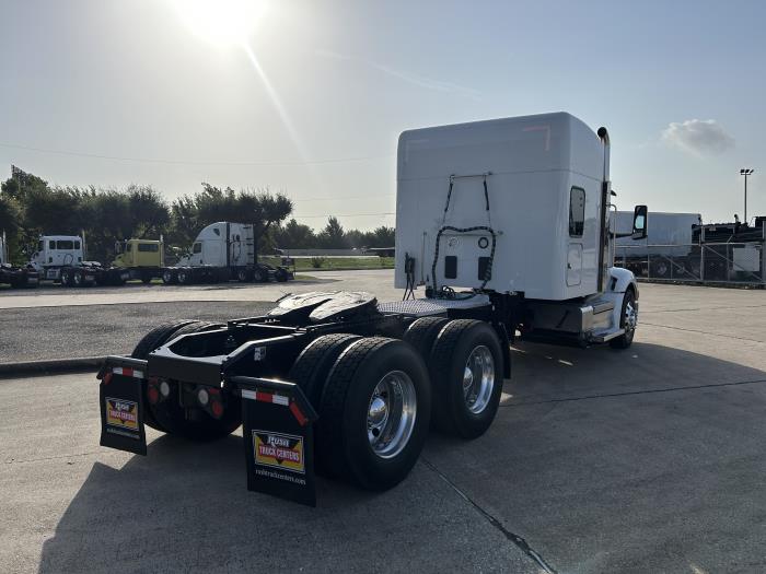 2023 Peterbilt 579-5