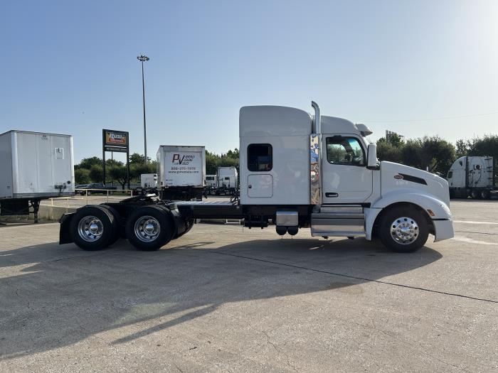 2023 Peterbilt 579-6