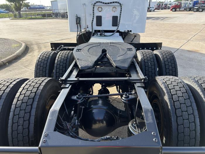 2023 Peterbilt 579-13