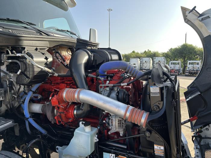 2023 Peterbilt 579-18