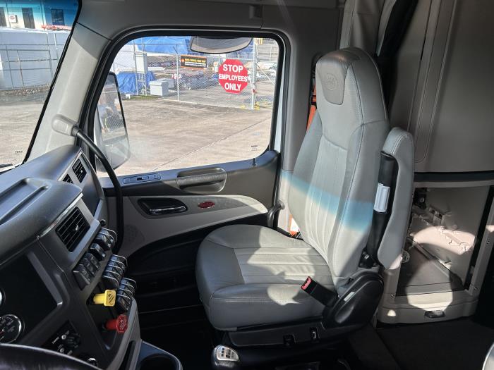 2023 Peterbilt 579-24