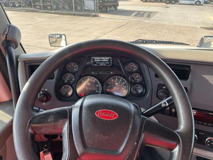 2020 Peterbilt 579-31