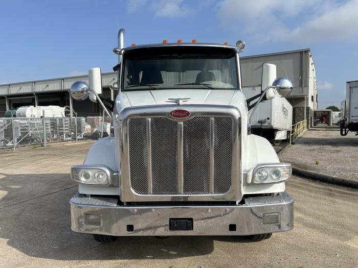 2020 Peterbilt 567-8