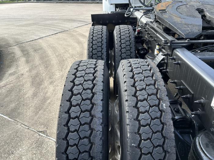 2020 Peterbilt 567-13