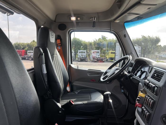 2020 Peterbilt 567-23