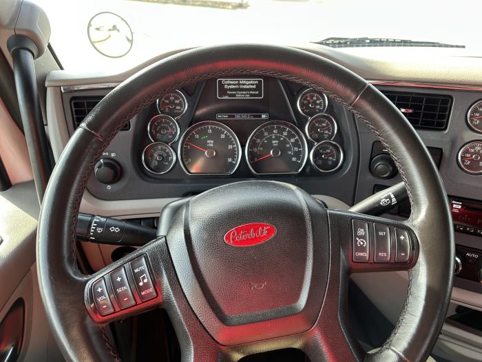 2020 Peterbilt 567-31