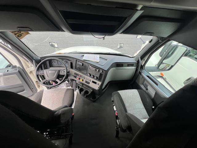 2020 Freightliner Cascadia-5