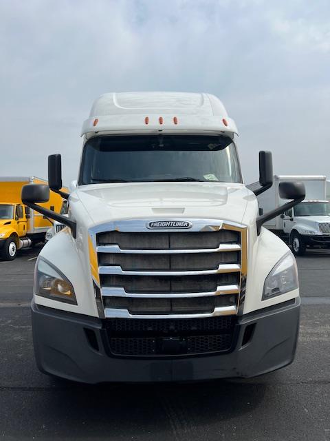 2020 Freightliner Cascadia-1