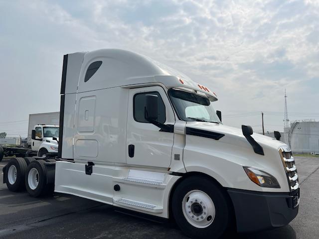 2020 Freightliner Cascadia-3