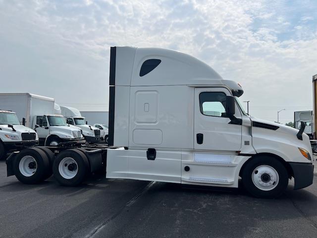 2020 Freightliner Cascadia-4