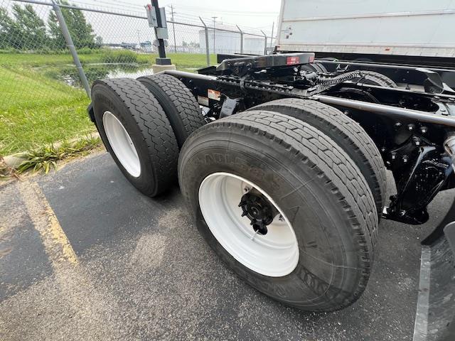 2020 Freightliner Cascadia-18