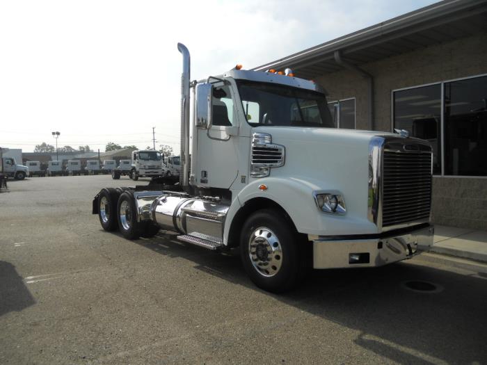 2018 Freightliner CORONADO-2