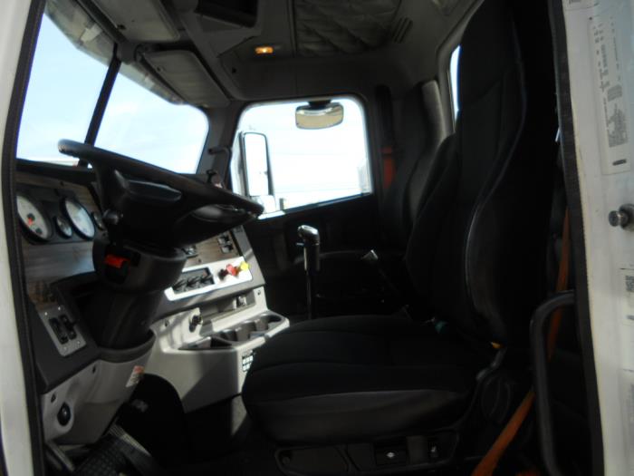 2018 Freightliner CORONADO-5