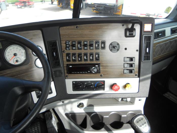 2018 Freightliner CORONADO-6