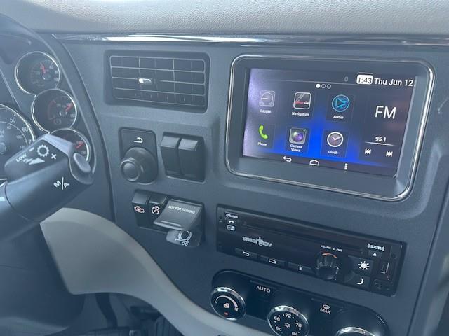2022 Peterbilt 579-5