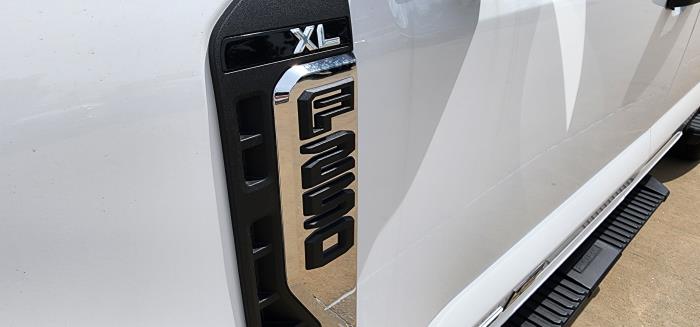 2025 Ford F-250-10