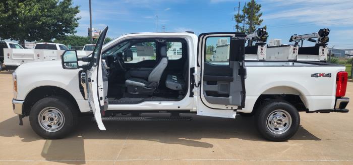 2025 Ford F-250-13