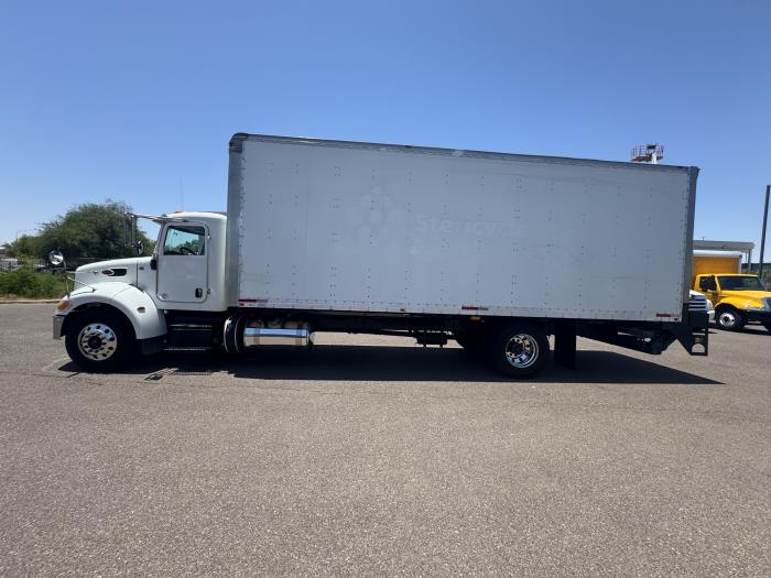 2019 Peterbilt 330-4