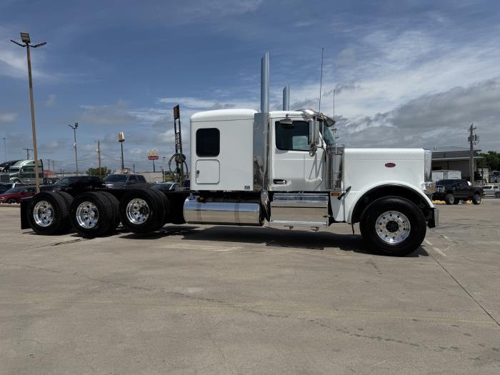 2026 Peterbilt 589-11
