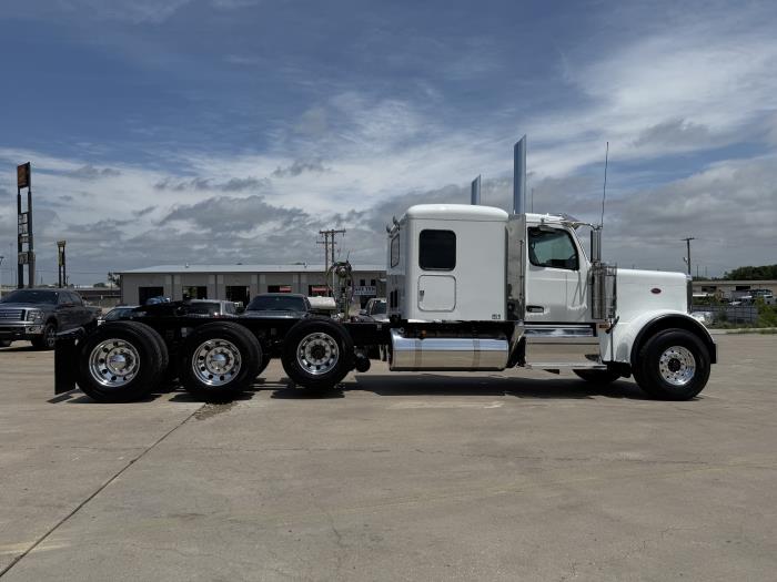 2026 Peterbilt 589-12