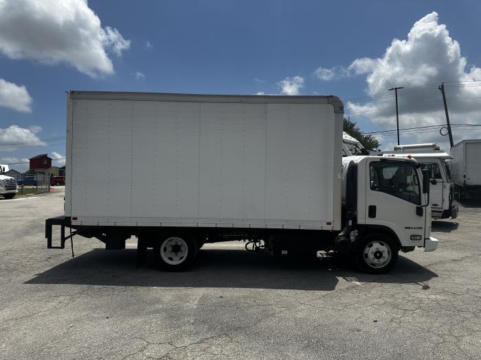 2022 Isuzu NPR-XD-9