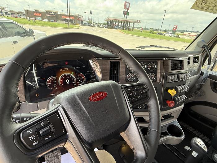 2026 Peterbilt 579-16
