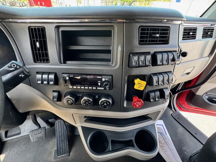 2023 Peterbilt 579-12