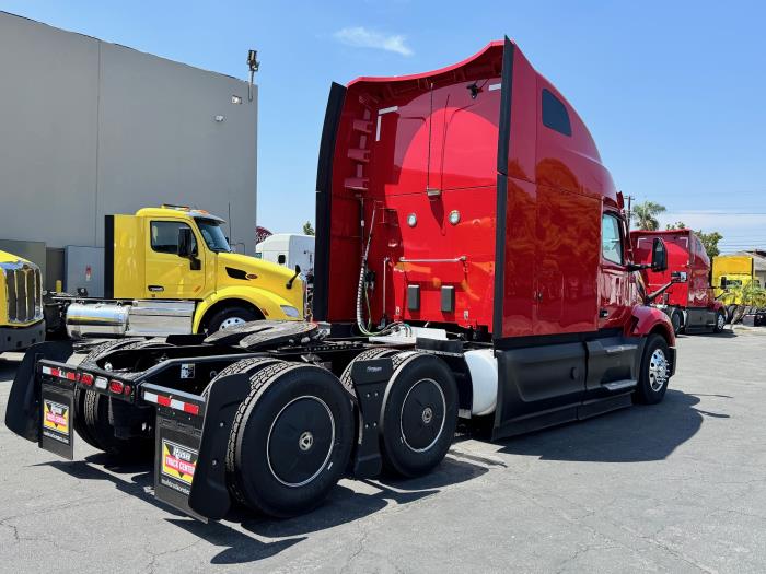 2023 Peterbilt 579-5