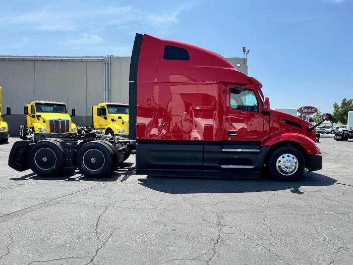 2023 Peterbilt 579-4